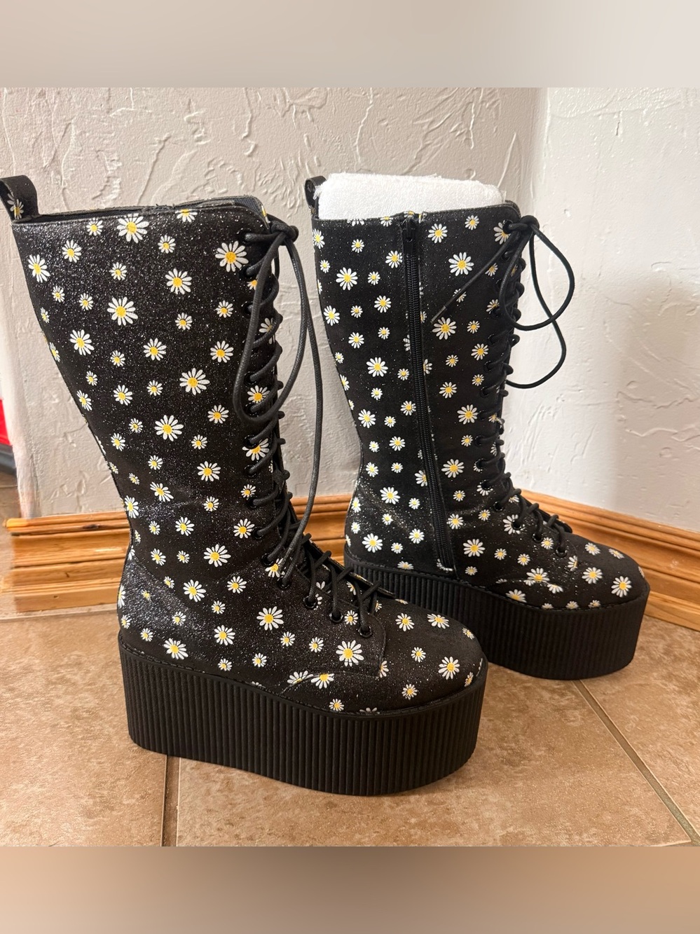 Y.R.U. Black Daisy Kaos Hi Platform Boots size 8